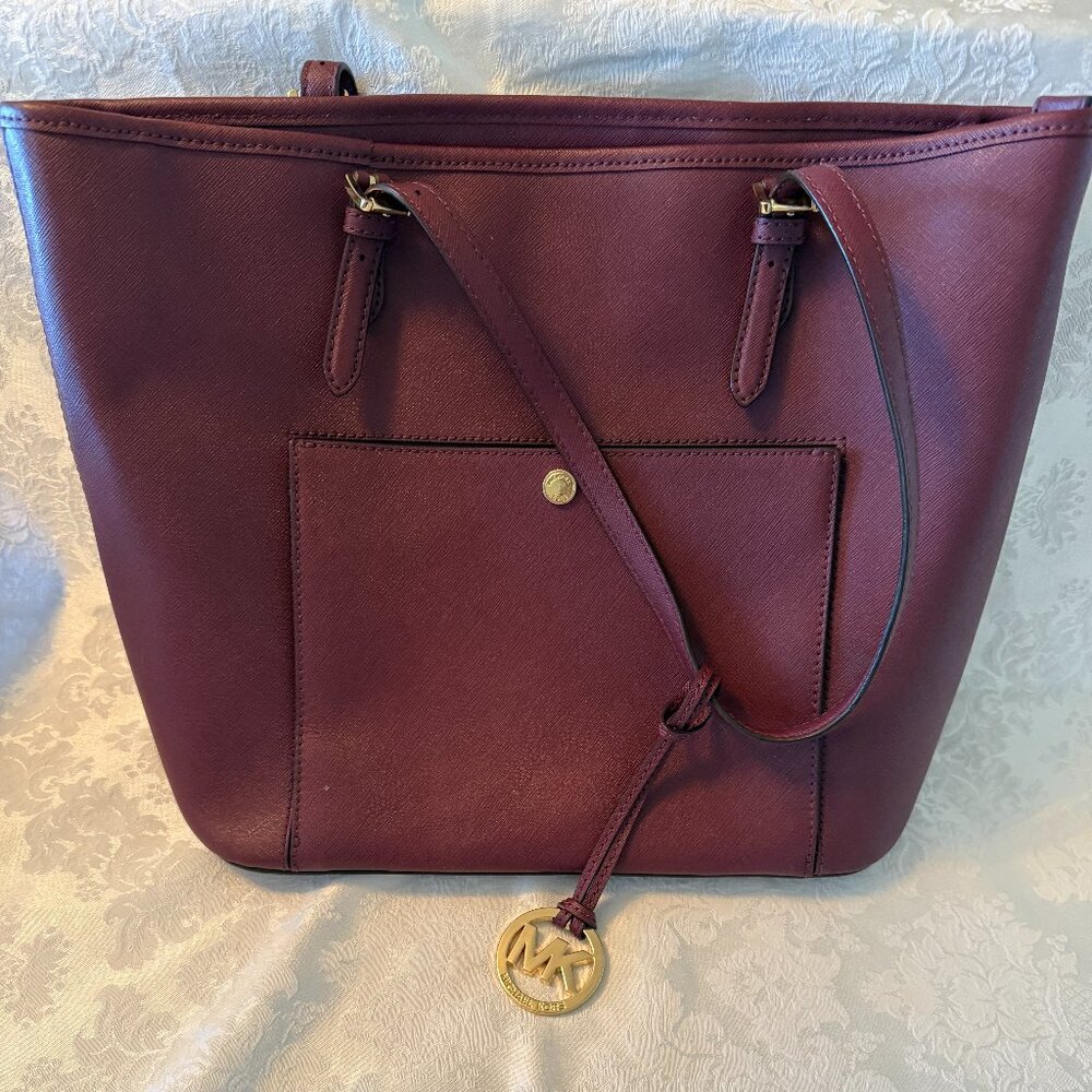 Michael Kors Jet Set Tote